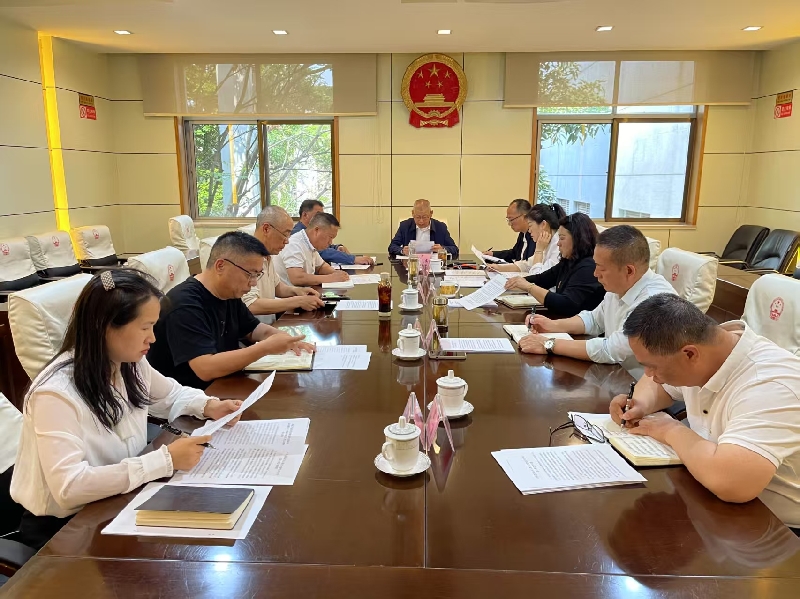1蒙自市人大常委会党组会议传达学习全国两会精神.jpg