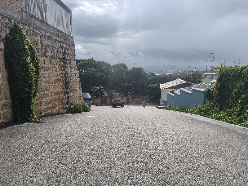 2新改造的西园路。开远市人大常委会供图.jpg