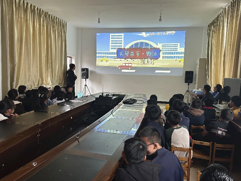 2人大代表到中小学开展防溺水宣传.jpg