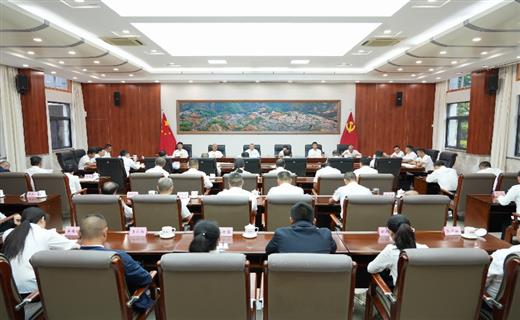 8月26日，州十三届人大常委会第二十四次会议举行联组会议，对红河州农民工返乡创业情况开展专题询问。