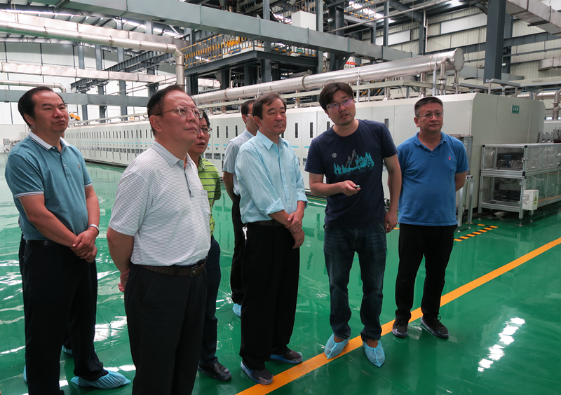州人大常委会副主任孙广益在云南圣比和新型材料有限公